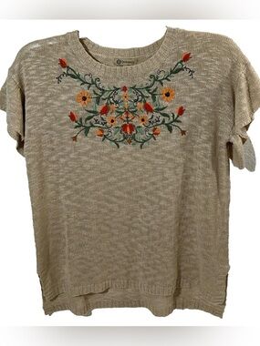 Democracy Beige Embroidered Floral Short-Sleeve Sweater Top